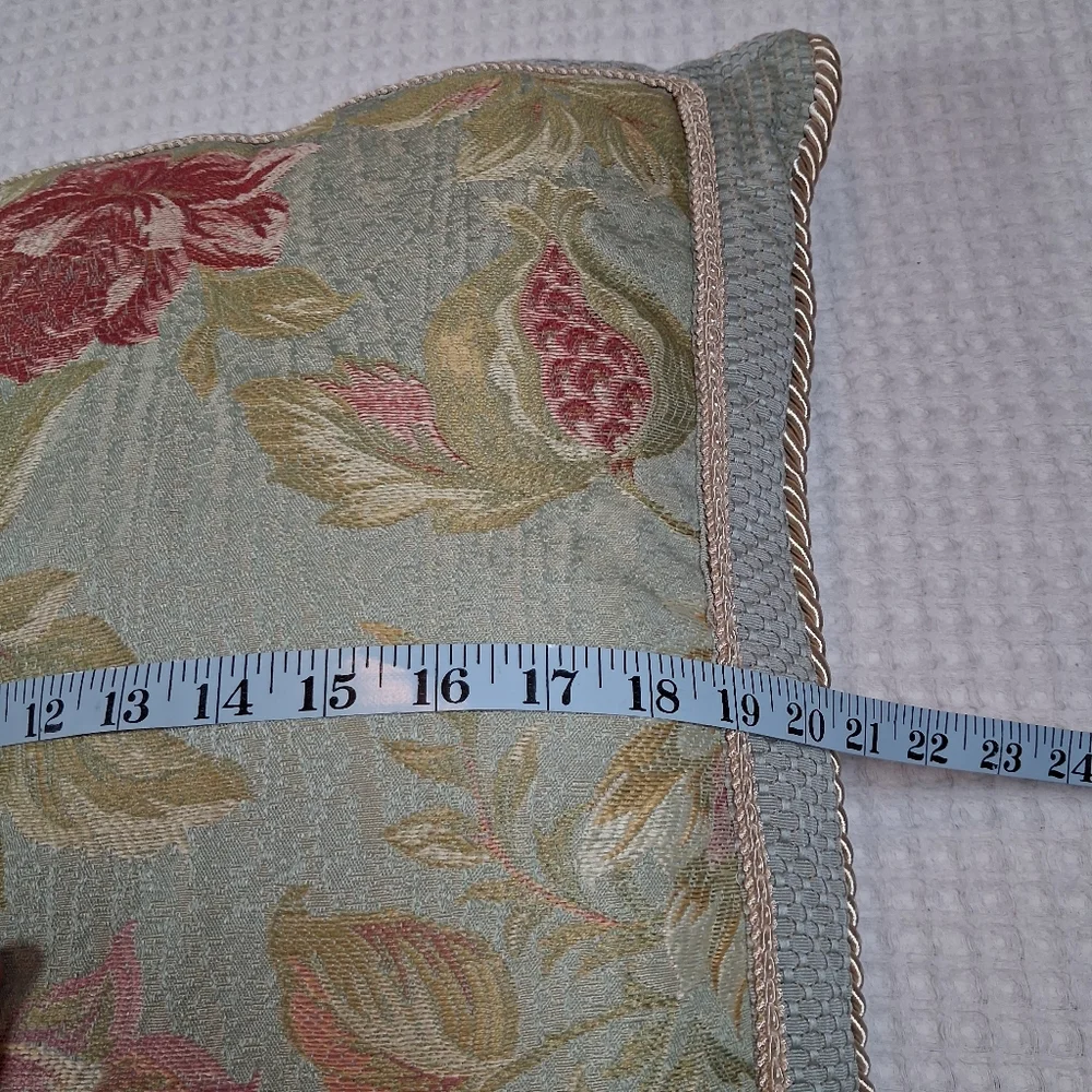 Ashley Furniture Throw Pillow & 2 Std. Shams Light Green Floral Braided Detail